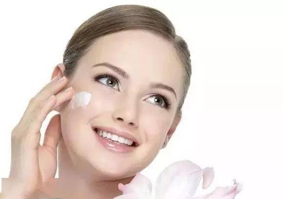 化妝品銷(xiāo)售的15句黃金話(huà)術(shù)